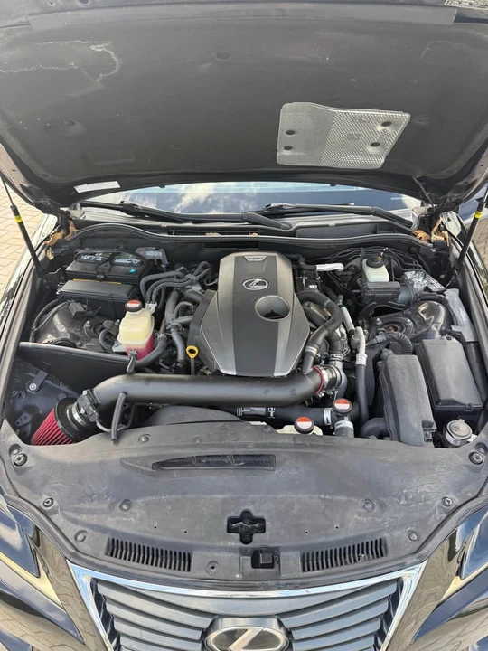2016 Lexus IS 3rd Gen - Image 18 of 19
