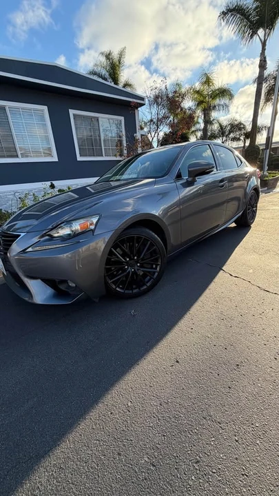 2016 Lexus IS 3rd Gen - Image 5 of 9