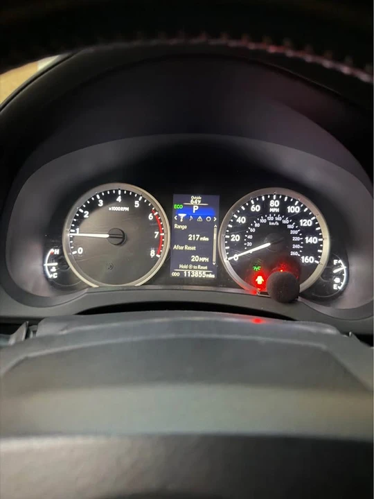 2016 Lexus IS 3rd Gen - Image 4 of 8