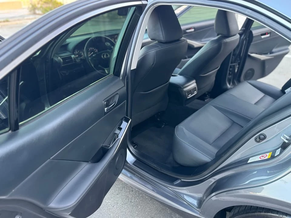 2016 Lexus IS 3rd Gen - Image 17 of 18