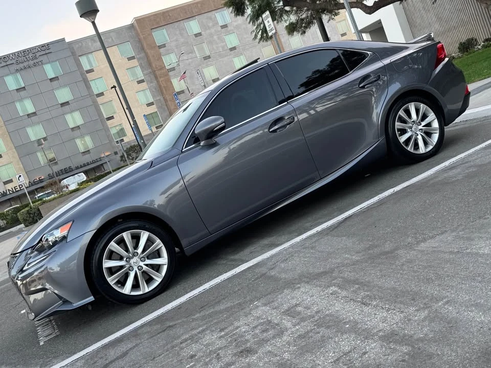 2016 Lexus IS 3rd Gen - Image 18 of 20