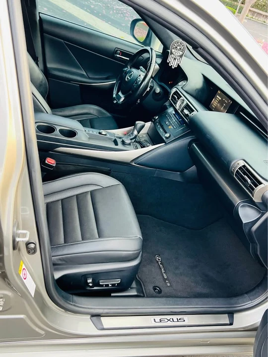 2016 Lexus IS 3rd Gen - Image 11 of 19