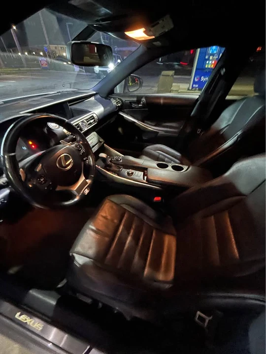 2016 Lexus IS 3rd Gen - Image 9 of 10