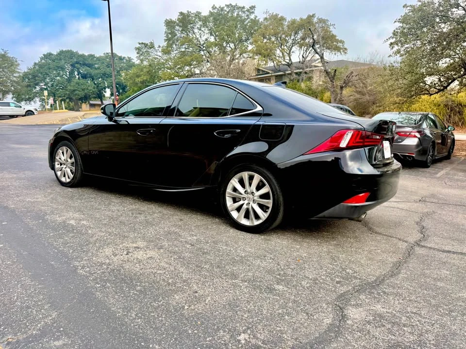 2016 Lexus IS 3rd Gen - Image 17 of 20