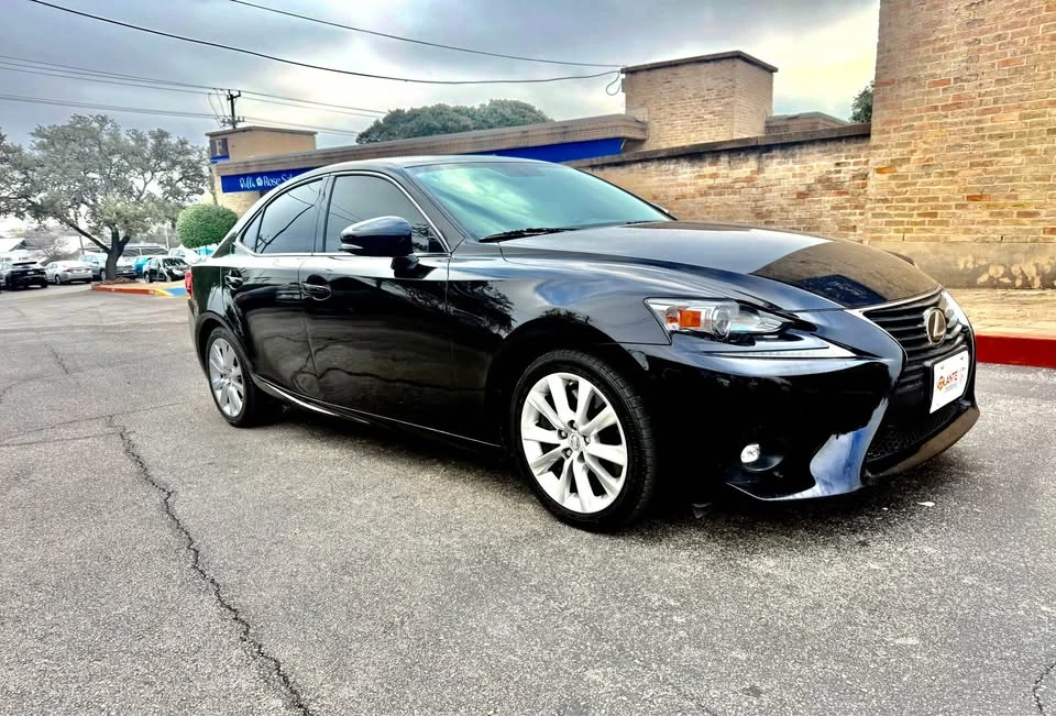 2016 Lexus IS 3rd Gen - Image 18 of 20