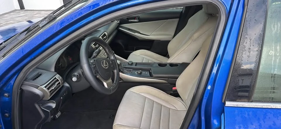 2016 Lexus IS 3rd Gen - Image 4 of 5