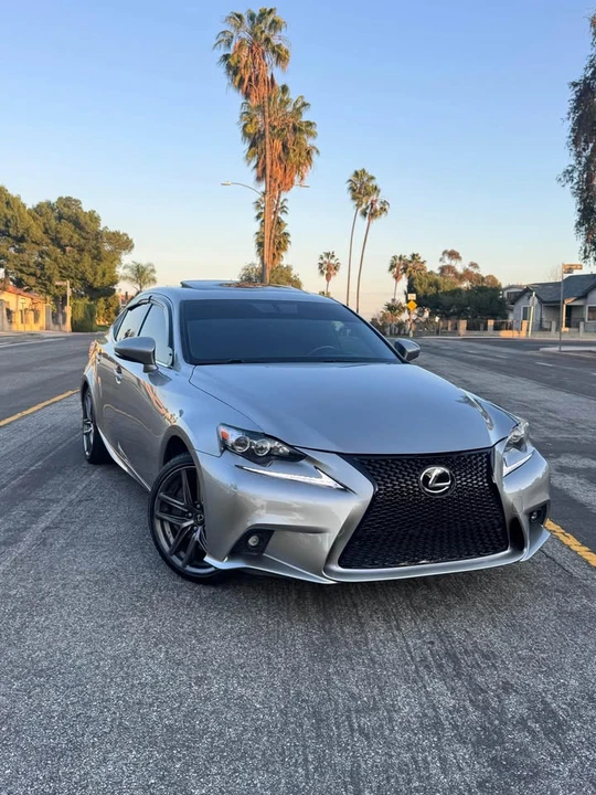 2016 Lexus IS 3rd Gen - Image 17 of 18