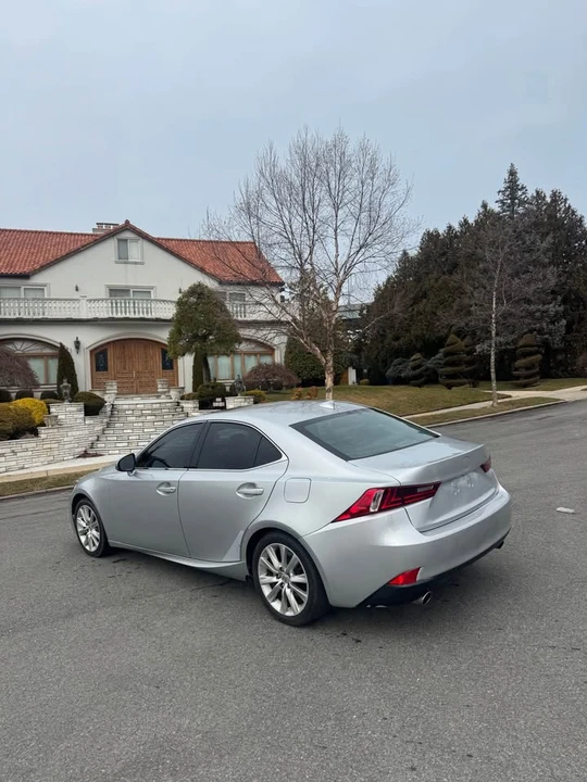 2016 Lexus IS 3rd Gen - Image 4 of 4