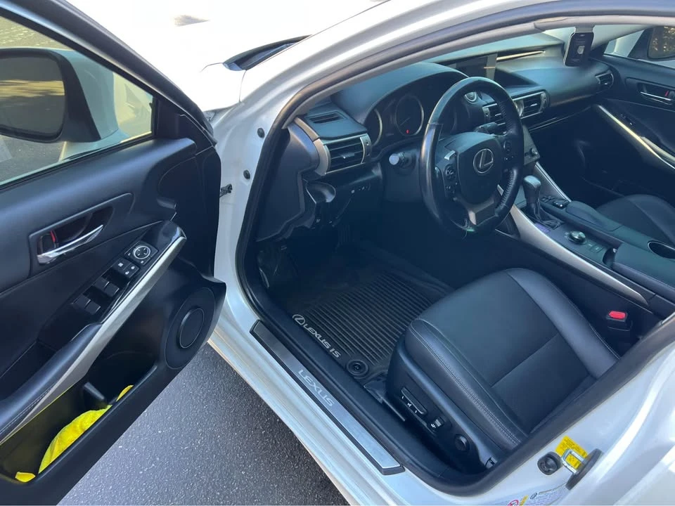 2016 Lexus IS 3rd Gen - Image 5 of 12
