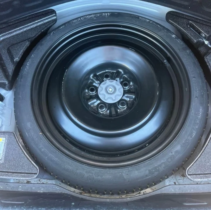 2016 Lexus IS 3rd Gen - Image 11 of 20