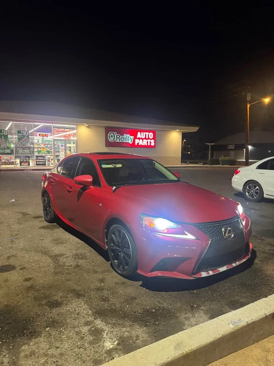 2016 Lexus IS 3rd Gen - Image 5 of 9