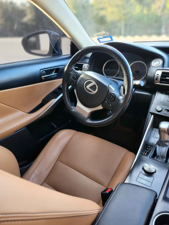 2016 Lexus IS 3rd Gen - Image 15 of 20