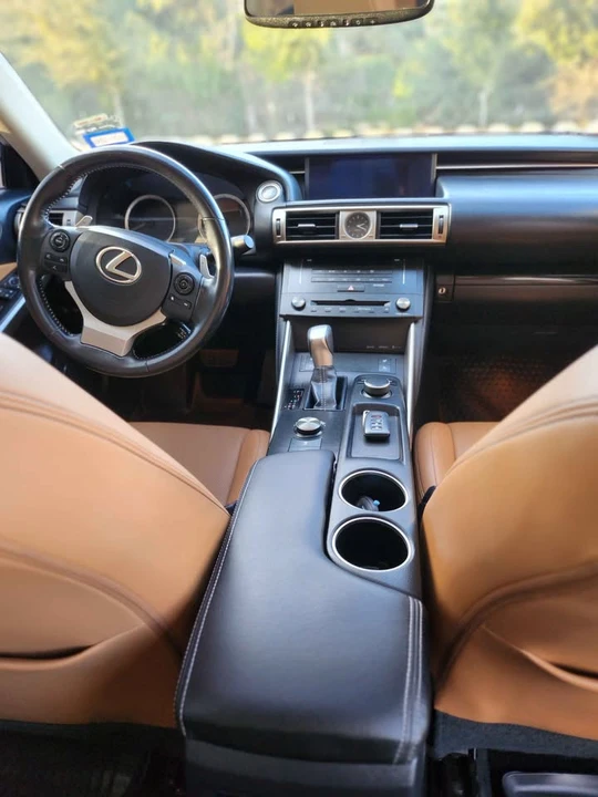 2016 Lexus IS 3rd Gen - Image 9 of 20