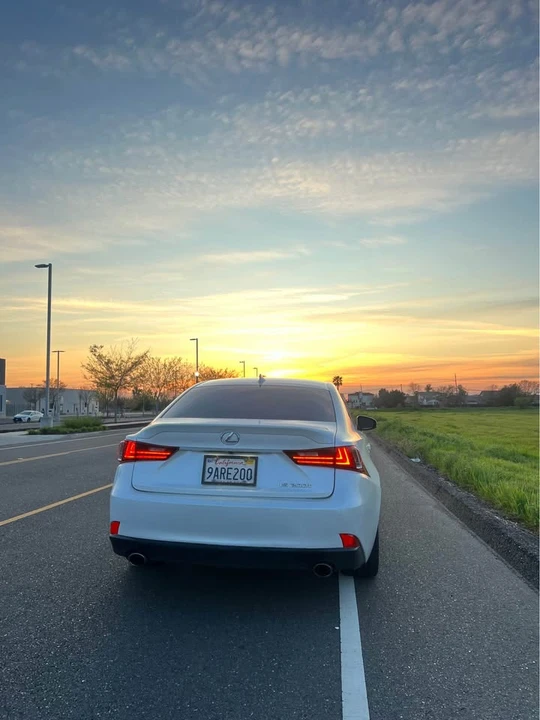 2016 Lexus IS 3rd Gen - Image 5 of 8