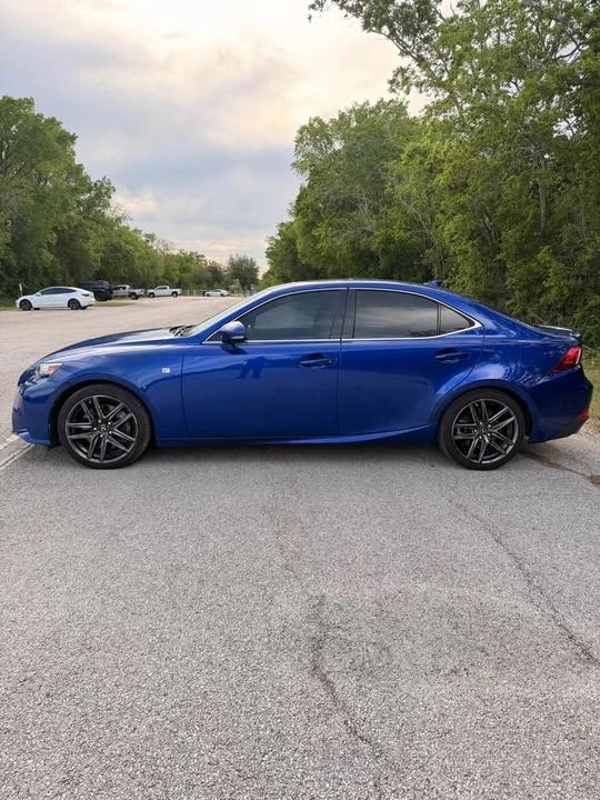 2016 Lexus IS 3rd Gen - Image 5 of 11