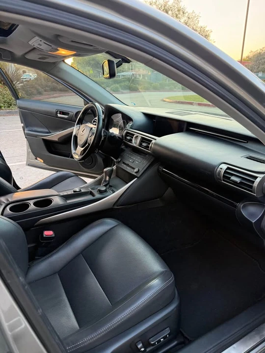 2016 Lexus IS 3rd Gen - Image 8 of 12
