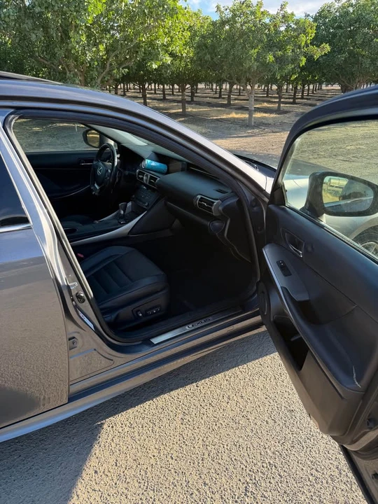 2016 Lexus IS 3rd Gen - Image 6 of 7