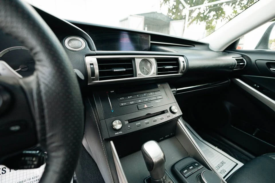 2016 Lexus IS 3rd Gen - Image 7 of 8