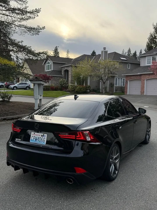 2016 Lexus IS 3rd Gen - Image 5 of 11