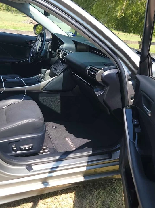 2016 Lexus IS 3rd Gen - Image 7 of 10