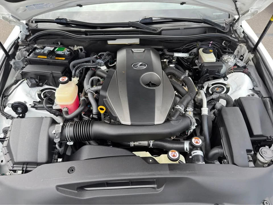 2016 Lexus IS 3rd Gen - Image 4 of 18