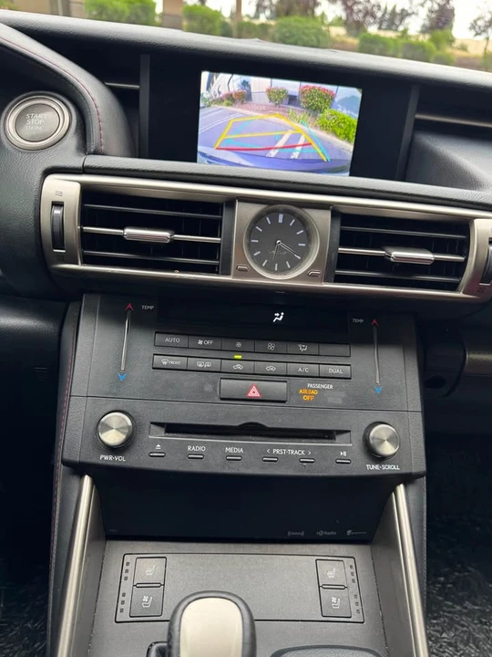 2016 Lexus IS 3rd Gen - Image 19 of 20