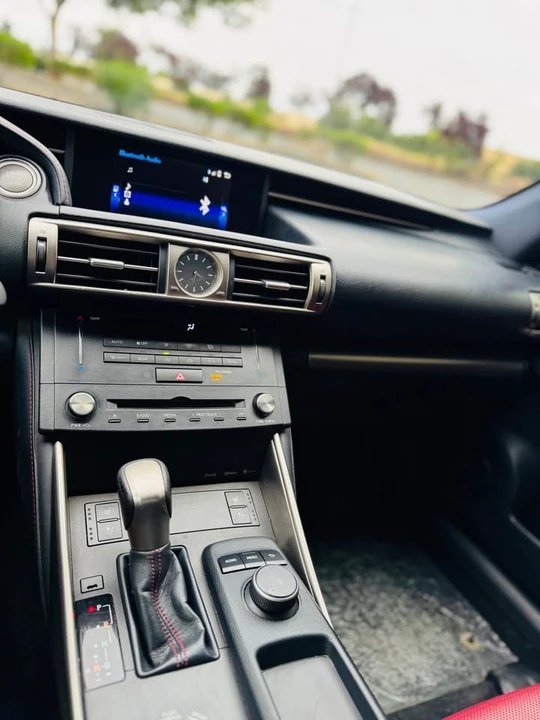 2016 Lexus IS 3rd Gen - Image 17 of 20