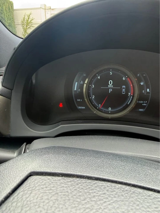 2016 Lexus IS 3rd Gen - Image 8 of 9