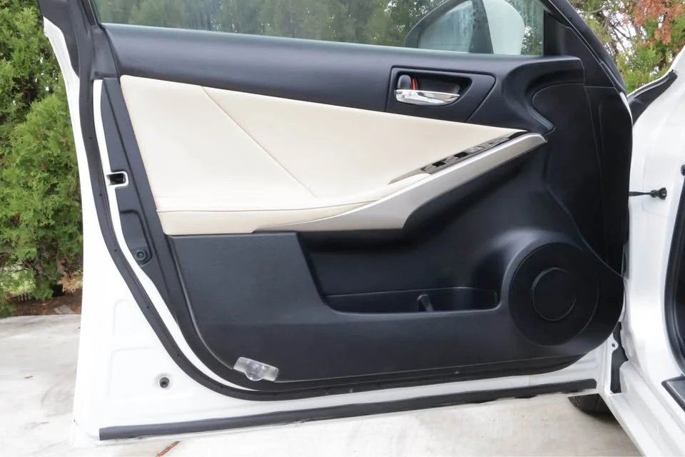2016 Lexus IS 3rd Gen - Image 18 of 20