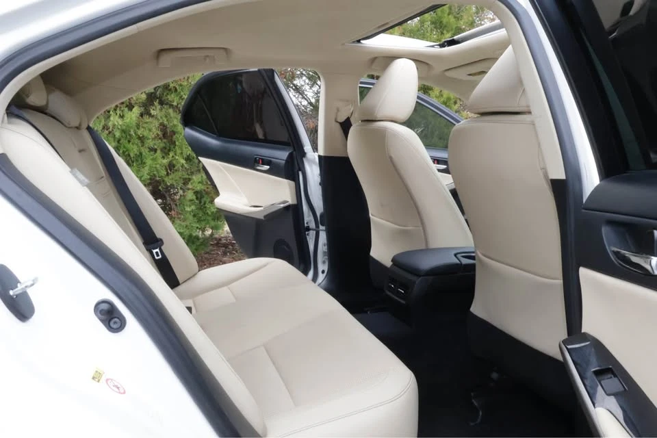 2016 Lexus IS 3rd Gen - Image 5 of 20