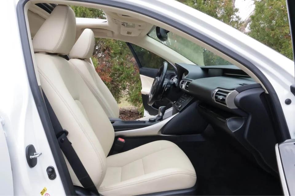 2016 Lexus IS 3rd Gen - Image 4 of 20