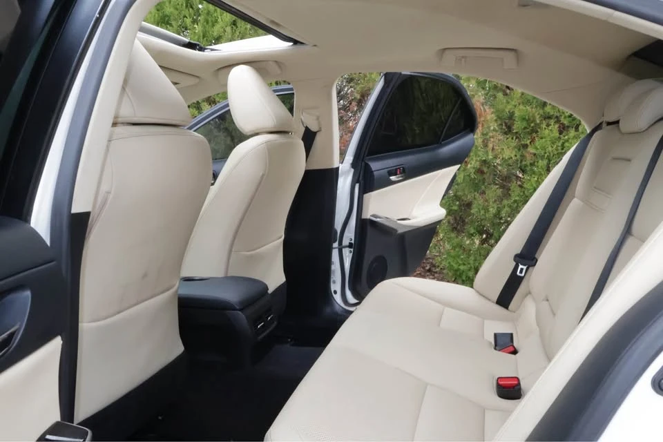 2016 Lexus IS 3rd Gen - Image 17 of 20