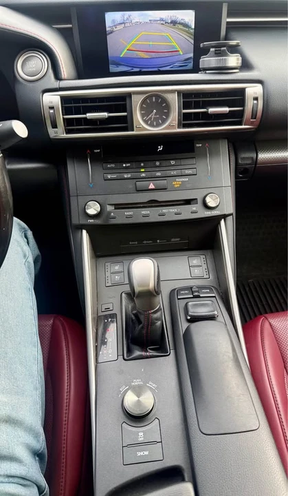 2016 Lexus IS 3rd Gen - Image 18 of 19