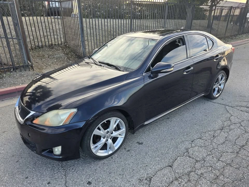 2016 Lexus IS 3rd Gen - Image 9 of 17