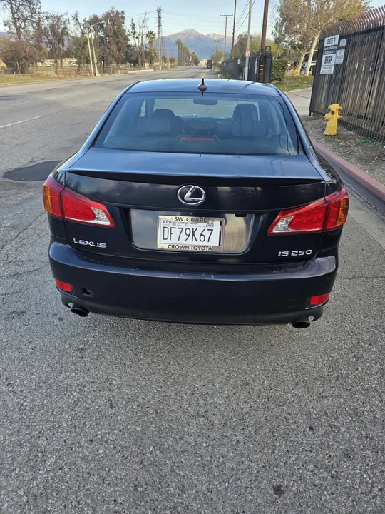 2016 Lexus IS 3rd Gen - Image 4 of 17