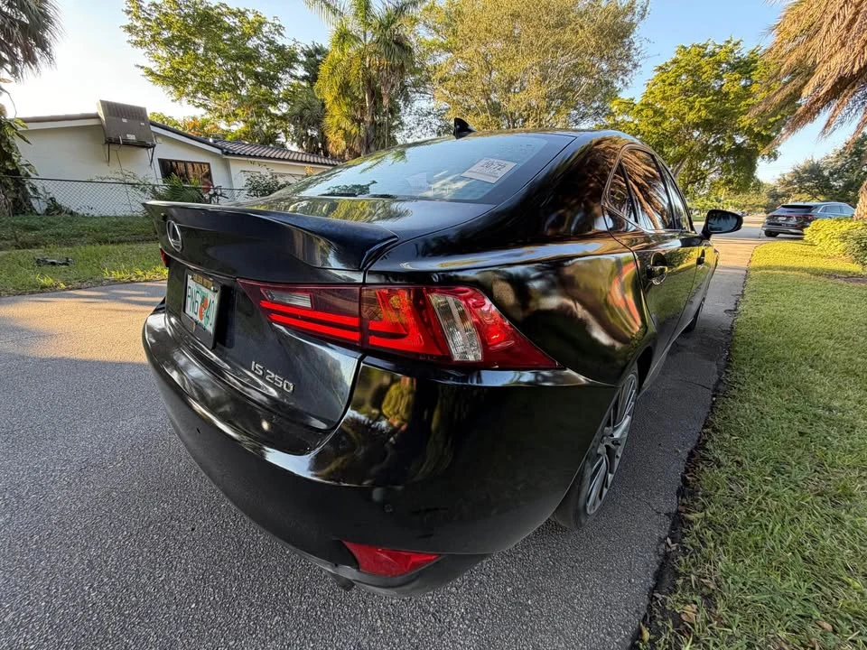 2016 Lexus IS 3rd Gen - Image 5 of 10
