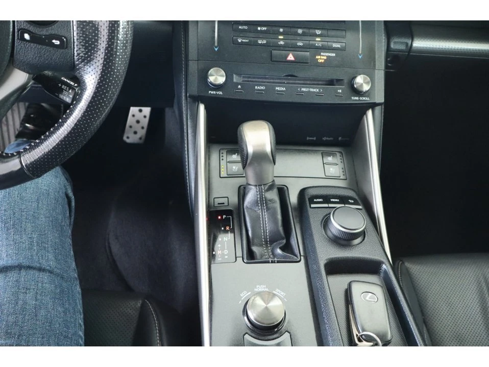 2016 Lexus IS 3rd Gen - Image 19 of 20