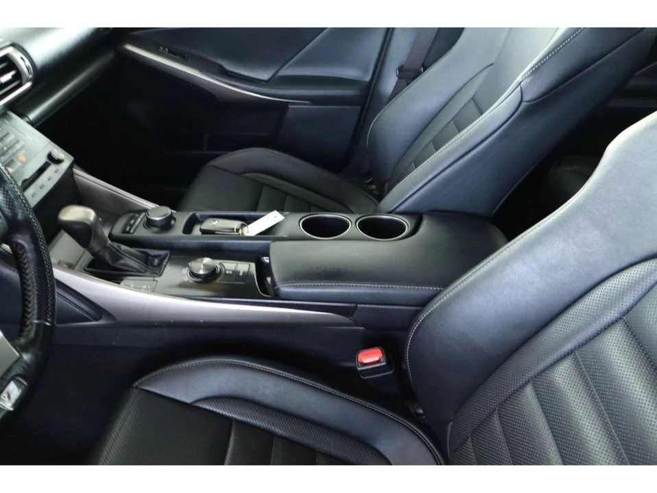 2016 Lexus IS 3rd Gen - Image 17 of 20