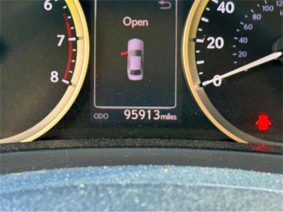 2016 Lexus IS 3rd Gen - Image 8 of 22