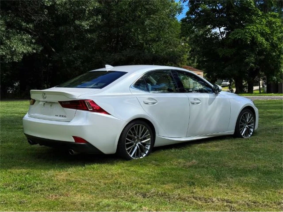 2016 Lexus IS 3rd Gen - Image 20 of 22