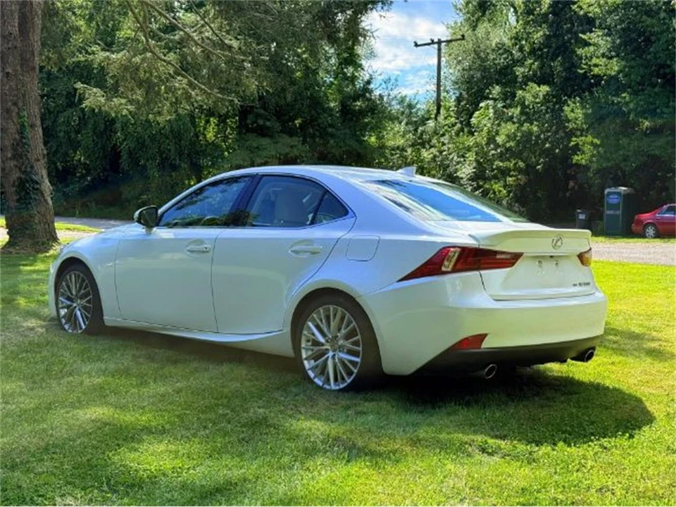 2016 Lexus IS 3rd Gen - Image 21 of 22