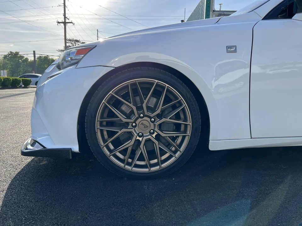 2016 Lexus IS 3rd Gen - Image 25 of 31