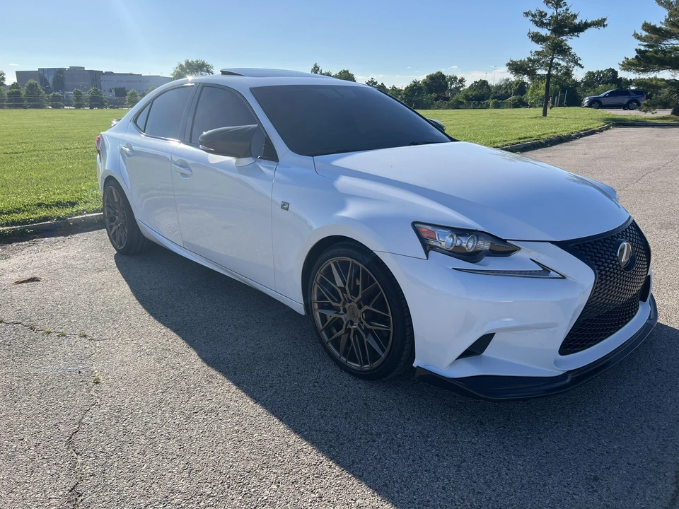 2016 Lexus IS 3rd Gen - Image 17 of 31