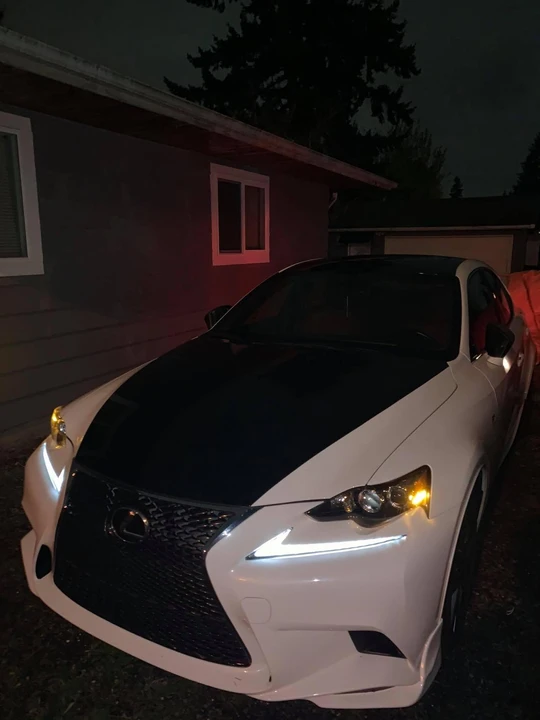 2016 Lexus IS 3rd Gen - Image 21 of 31