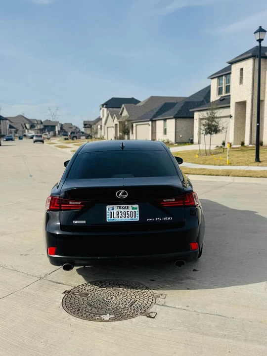 2016 Lexus IS 3rd Gen - Image 5 of 9