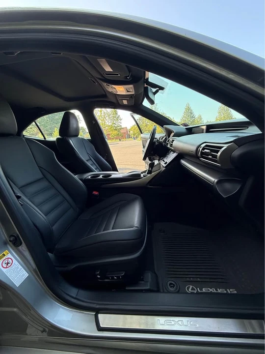 2016 Lexus IS 3rd Gen - Image 17 of 20