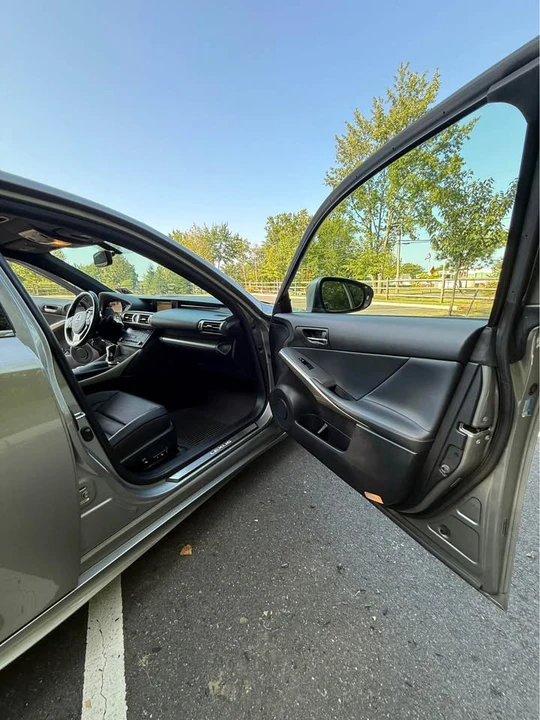 2016 Lexus IS 3rd Gen - Image 16 of 20