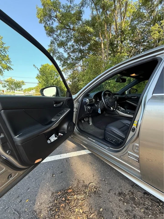 2016 Lexus IS 3rd Gen - Image 9 of 20