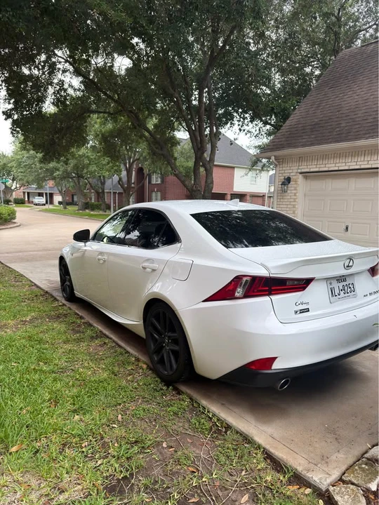 2016 Lexus IS 3rd Gen - Image 5 of 10