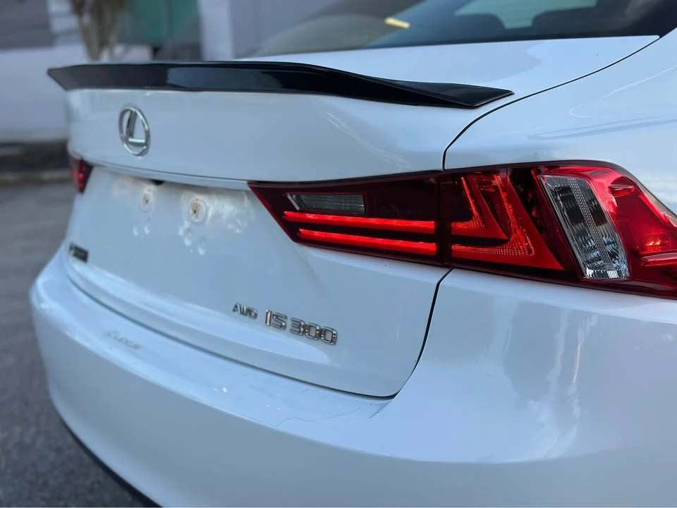 2016 Lexus IS 3rd Gen - Image 17 of 18